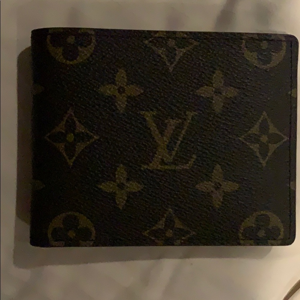 Louis Vuitton men's fold wallet monogram print